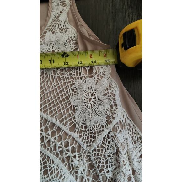 Romeo & Juliet Couture Tan Sheer Crochet Tunic Tank Sz Small Sleeveless Bohemian - Picture 5 of 10